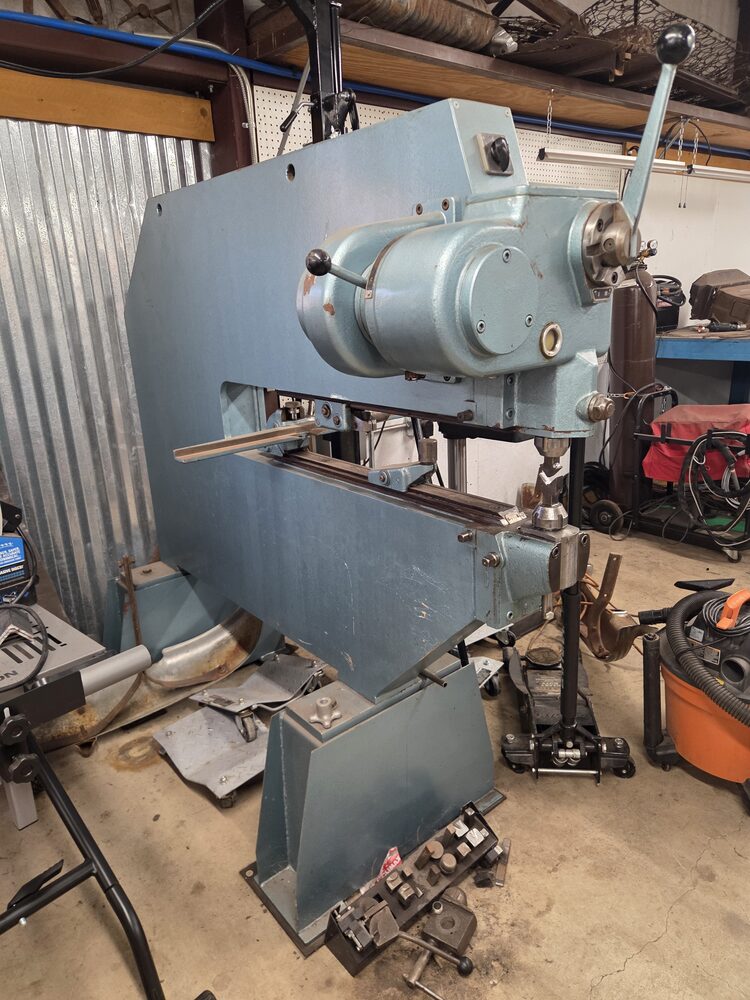 Pullmax metal shaping machine